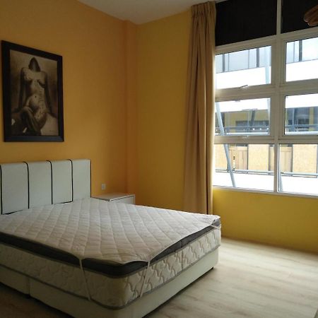 Xenia Homestay Kuching Esterno foto